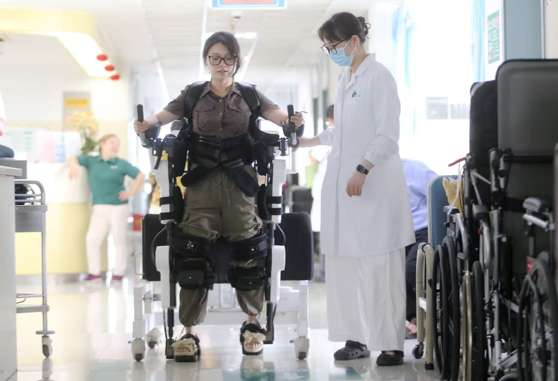 天宁区：常州首个AI+健康小屋落地