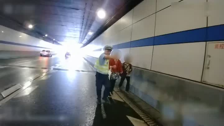 0521老人快速路(1)1.jpg